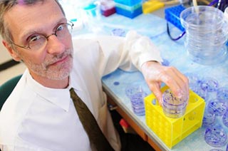 David Gius, M.D., Ph.D., and colleagues are studying an aging-associated protein’s role in the development of breast cancer in older women. (Vanderbilt University/photo by Mary Donaldson)