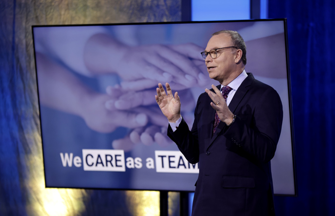 Jeff Balser, MD, PhD, talked about initiatives to reduce acts of violence or other disrespectful behaviors toward VUMC health care workers. (photo by Donn Jones)