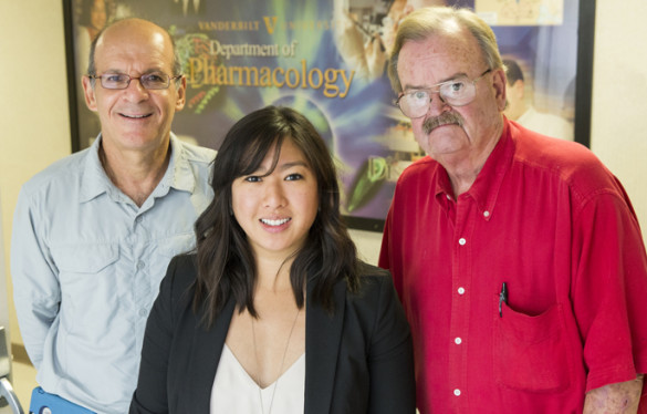 Michael Aschner, Ph.D., left, Thuy Nguyen, Ph.D., L. Jackson Roberts, M.D., and colleagues are studying a compound found in buckwheat seeds that extends the lifespan of worms. (photo by Joe Howell)