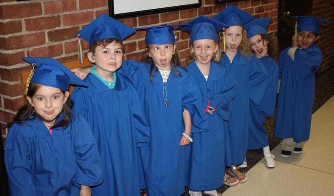 Mama Lere Hearing School holds graduation - VUMC News