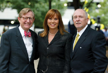 Suzy Bogguss poses with Chancellor Gordon Gee and Vice-Chancellor Harry Jacobson at the finale. Dana Johnson