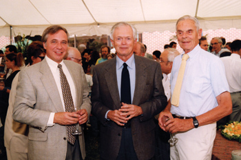 From left, Alan Cherrington, Ph.D., with Daryl K. Granner, M.D., director of the <a href='http://www.vanderbilthealth.com/diabetes'>Vanderbilt Diabetes</a> Center, and Charles “Rollo” Park, M.D., professor emeritus of Physiology, in 1998, when Cherrington was named chair of the Department of Molecular Physiology & Biophysics.
photo by Dana Johnson