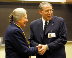 Dean Steven Gabbe welcomes Dr. Phyllis Corbitt, class of 1952, into the Medical Quinq Society.