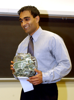 Fishbowl winner Mayur Patel, who matched at Duke in General Surgery, walked away with a lot of cash.