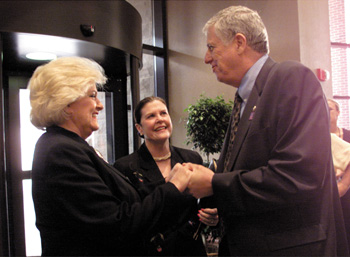 Dr. Hal Moses was the first to greet Preston as she entered the lobby of the building named in her honor, as Susan Holt, director of development at Vanderbilt-Ingram, looks on. (photo by Dana Johnson)